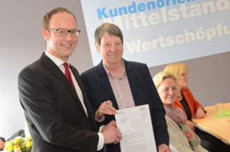 Bundesumweltministerin überreicht uns die Förderzusage