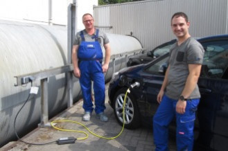 Erste E-Tankstelle bei Cirkel