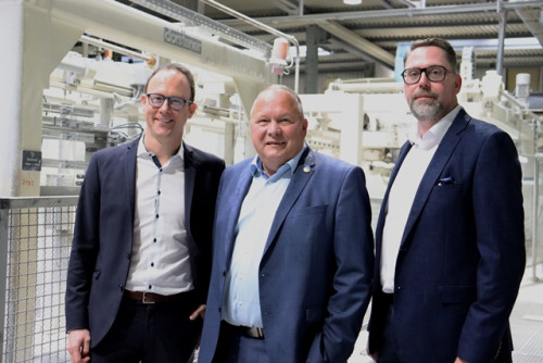 Herren Hovenjürgen, Koch und Cirkel in der Produktionsanlage. Foto: Cirkel